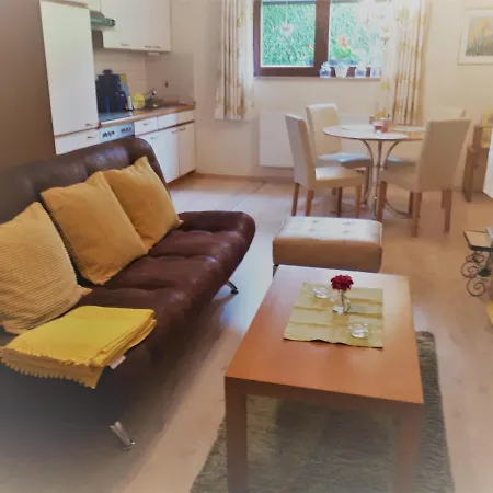 Ferienwohnung Im Haus Am Hermsberg Апартаменты Дрезден